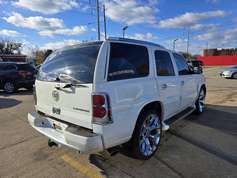 2002 Cadillac Escalade Base photo 5