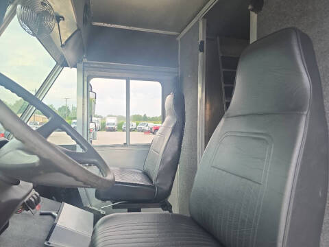 2015 Freightliner MT45 Chassis