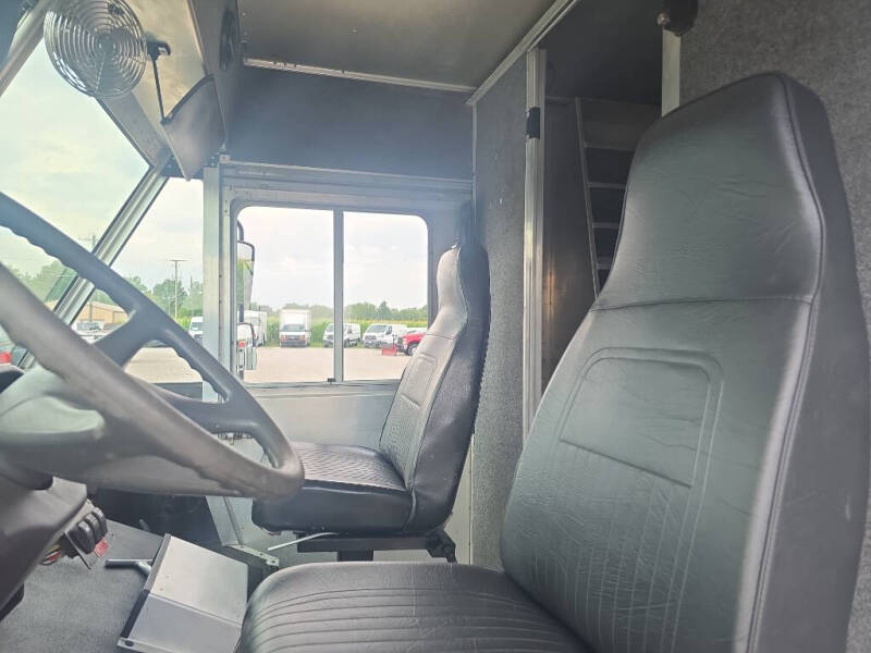 2015 Freightliner MT45 Chassis