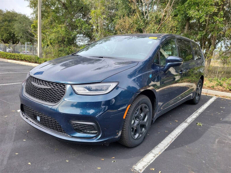 2022 Chrysler Pacifica Hybrid Touring L