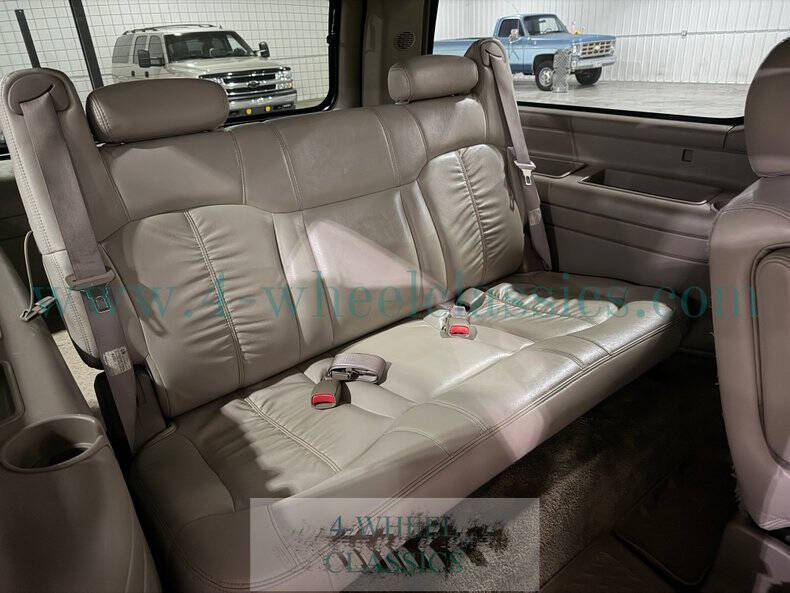 2002 Chevrolet Suburban
