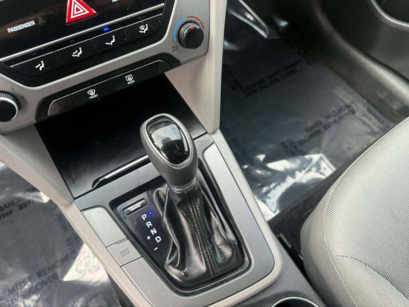 2017 Hyundai Elantra