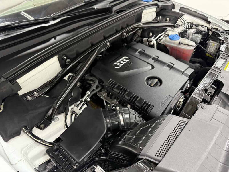 2011 Audi Q5 2.0T quattro Premium Plus