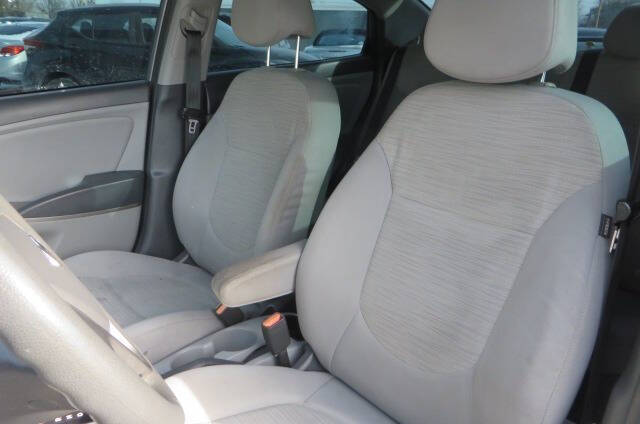 2016 Hyundai Accent SE