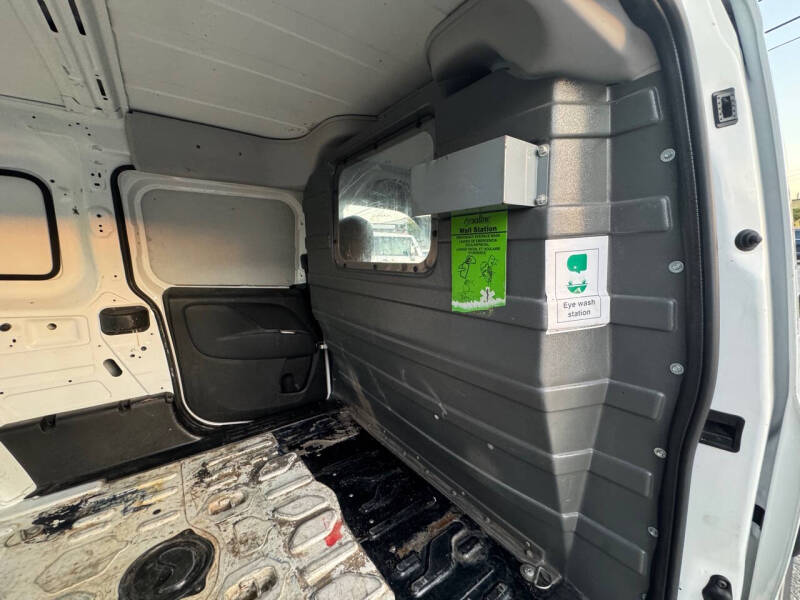 2019 RAM Promaster City Tradesman photo 19