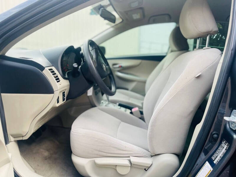 2011 Toyota Corolla LE