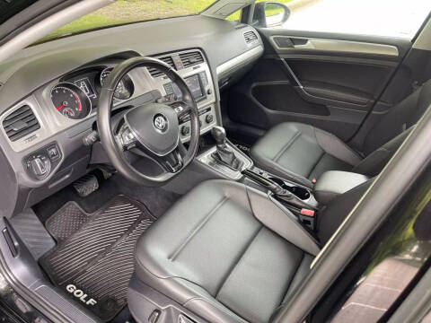 2017 Volkswagen Golf SportWagen