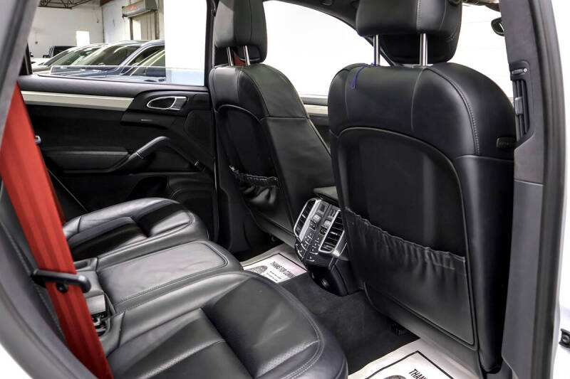 2016 Porsche Cayenne GTS