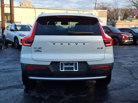 2025 Volvo XC40 B5 Plus Bright Theme