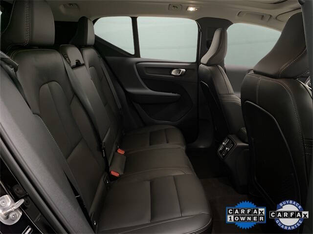 2025 Volvo XC40 B5 Plus Bright Theme