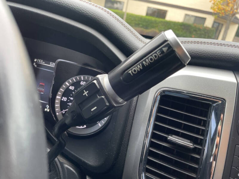 2017 Nissan Titan SL