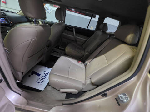 2013 Toyota Highlander SE