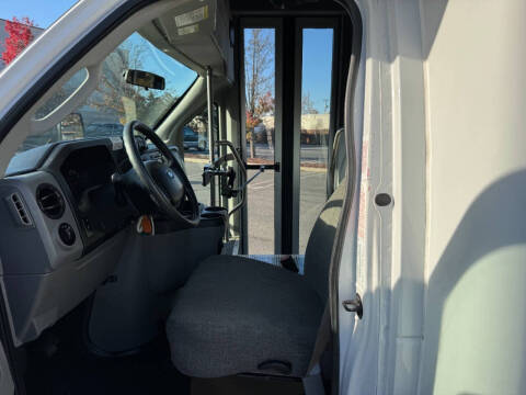 2013 Ford E-Series E-450 SD