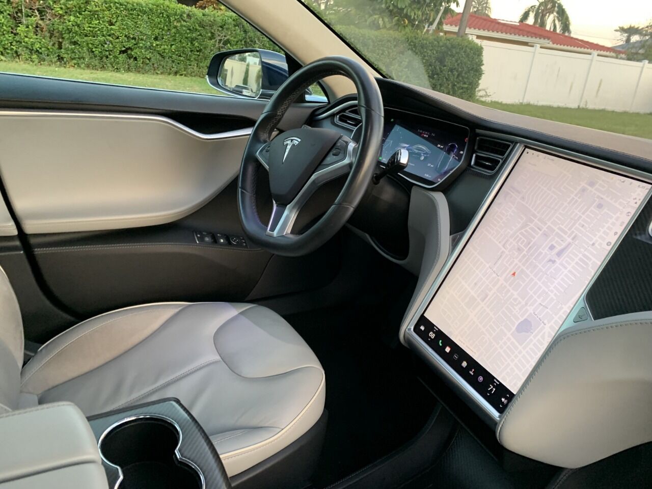2014 Tesla Model S 51