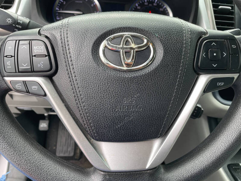 2016 Toyota Highlander LE