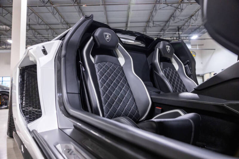 2019 Lamborghini Aventador LP 740-4 S