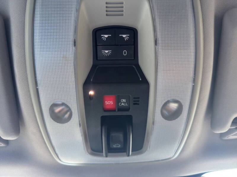 2016 Volvo XC60 T6 Drive-E