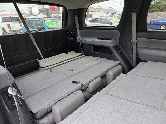 2016 Toyota Sequoia SR5