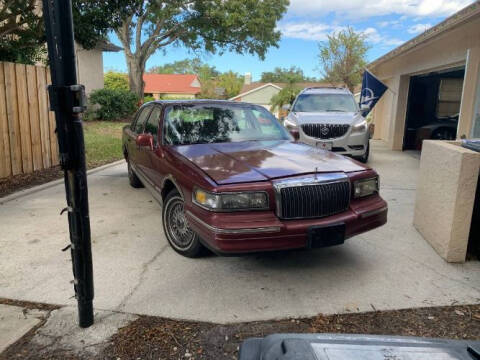 1995 Lincoln Town Car for sale at Classic Car Deals in Cadillac MI