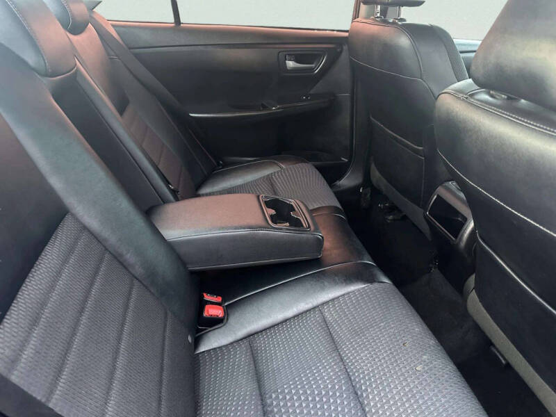 2017 Toyota Camry SE