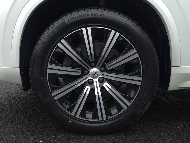 2024 Volvo XC90 B5 Core Bright Theme