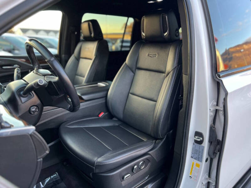 2022 Cadillac Escalade ESV Luxury