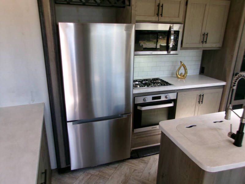 2021 Keystone Residence 40mkts
