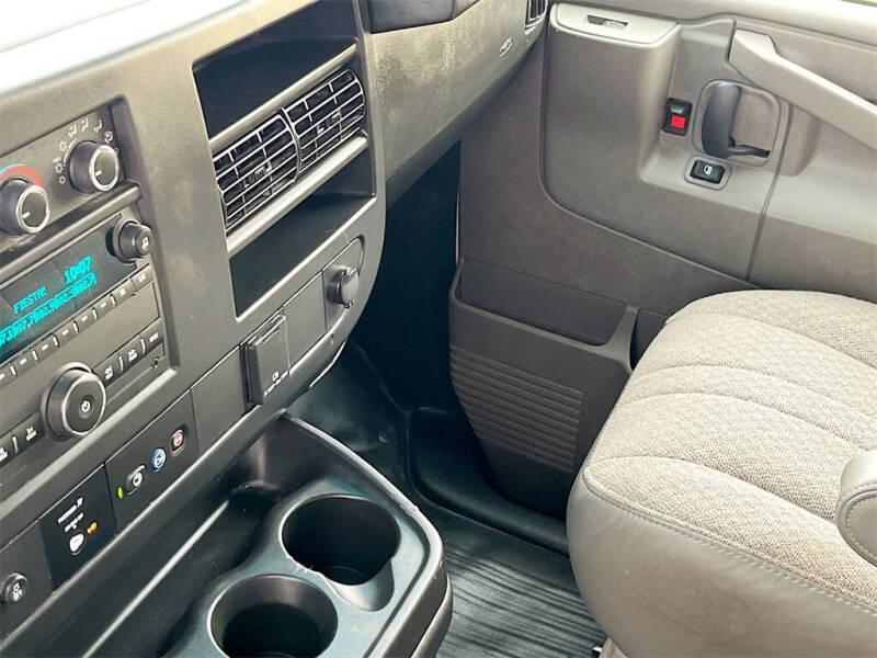 2024 Chevrolet Express 2500