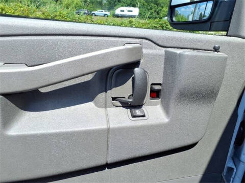 2025 Chevrolet Express 2500