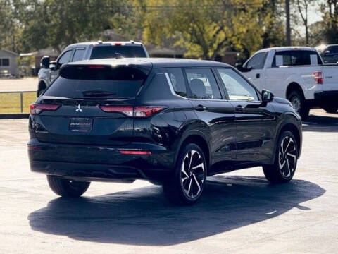 2022 Mitsubishi Outlander ES