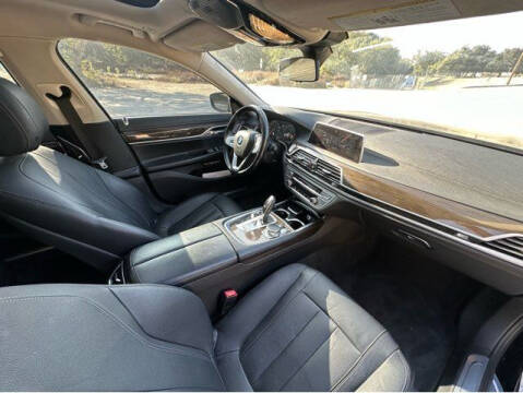 2017 BMW 7 Series 740i