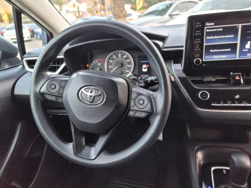 2021 Toyota Corolla LE photo 19