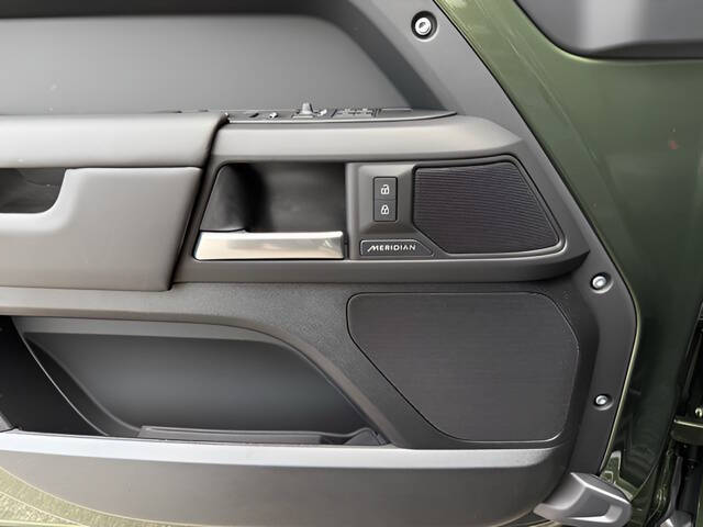 2026 Land Rover Defender 110 P300 S