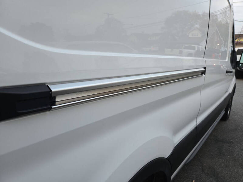 2022 Ford Transit 250