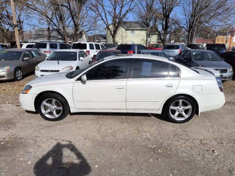 2005 Nissan Altima for sale at D and D Auto Sales in Topeka KS