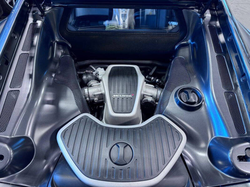 2013 McLaren MP4-12C