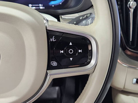 2023 Volvo XC60 Recharge T8 Plus Bright Theme