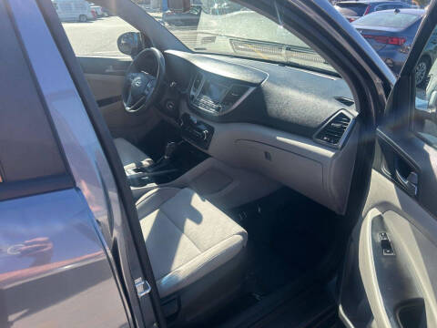 2016 Hyundai Tucson SE