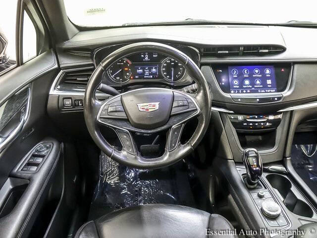 Used 2020 Cadillac XT5 Premium Luxury with VIN 1GYKNDRS1LZ122804 for sale in Tinley Park, IL