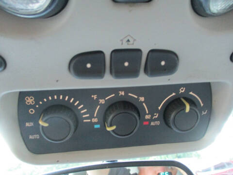 2004 Cadillac Escalade
