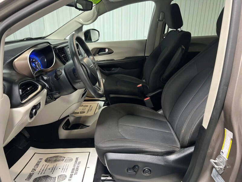 2017 Chrysler Pacifica LX