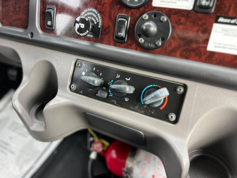 2020 Freightliner M2 106