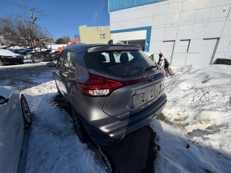 2022 Nissan Kicks SV