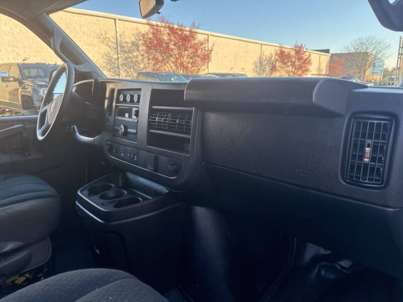 2024 GMC Savana 2500