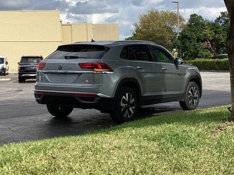2022 Volkswagen Atlas Cross Sport SE