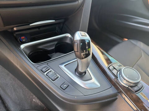 2015 BMW 3 Series 320i