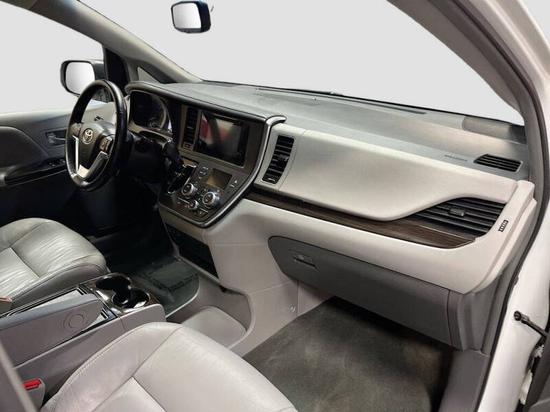 2017 Toyota Sienna