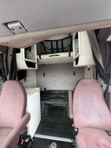 2015 Volvo VNL 670