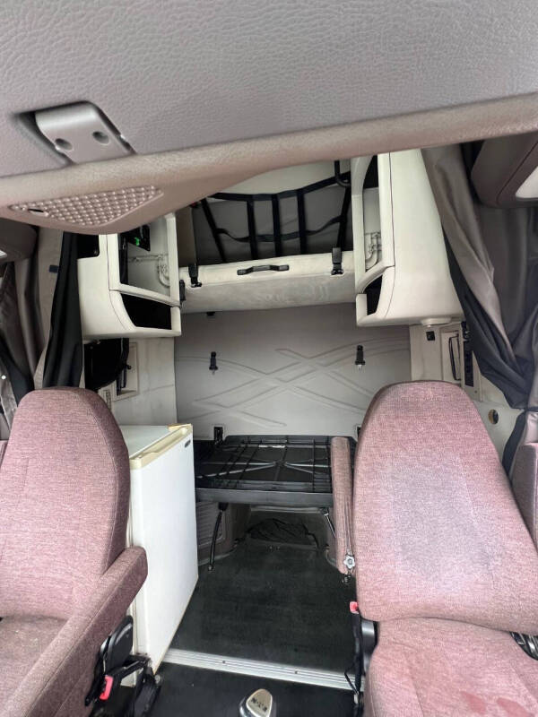 2015 Volvo VNL 670