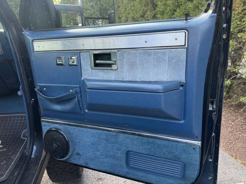 1987 Chevrolet R/V 20 Series R20 Silverado